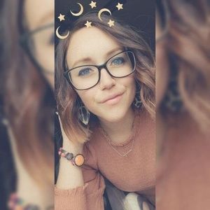 Meet your Posher, Nicole